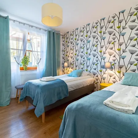 Komuny Paryskiej, Sun & Snow شقة كارباش