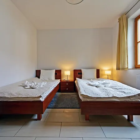 Komuny Paryskiej, Sun & Snow *