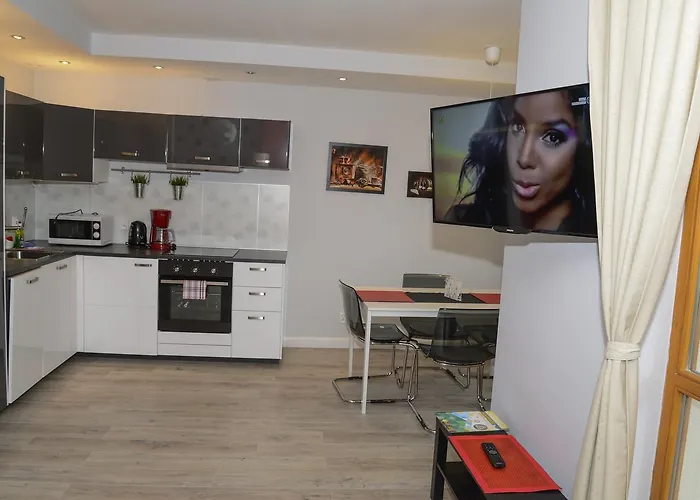 Komuny Paryskiej, Sun & Snow Apartment