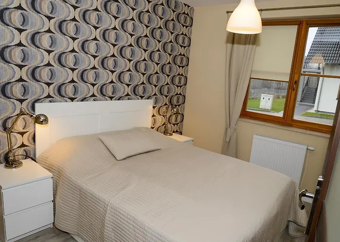 Komuny Paryskiej, Sun & Snow *