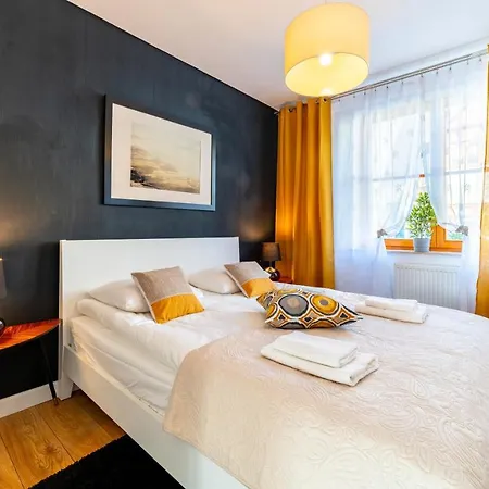 Komuny Paryskiej, Sun & Snow 公寓