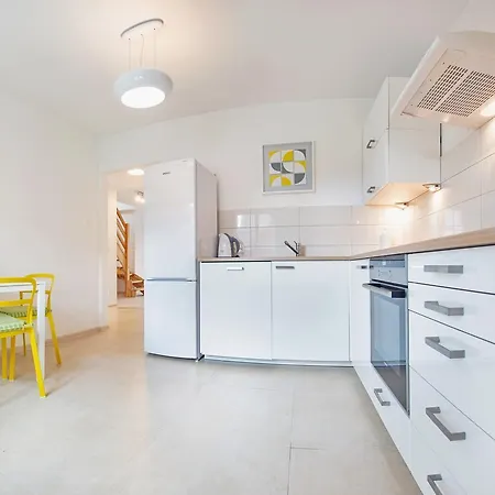 Komuny Paryskiej, Sun & Snow 卡尔帕奇