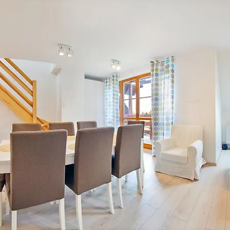 Komuny Paryskiej, Sun & Snow Lejlighed *