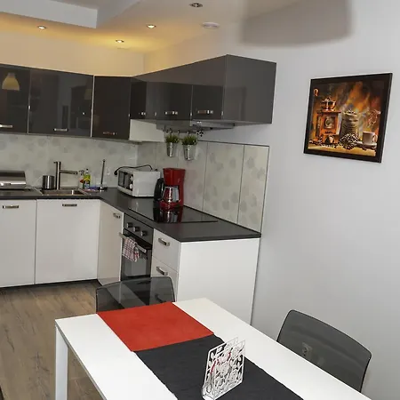 公寓 Komuny Paryskiej, Sun & Snow *