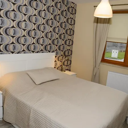 Komuny Paryskiej, Sun & Snow *