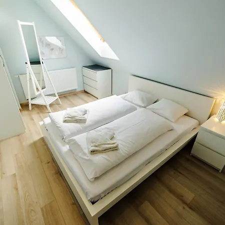 Komuny Paryskiej, Sun & Snow 公寓 卡尔帕奇