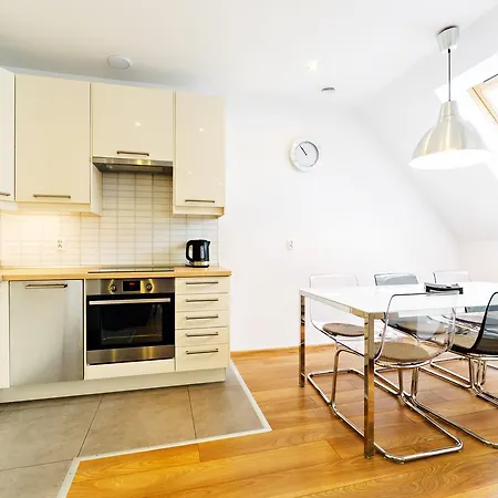 Komuny Paryskiej, Sun & Snow Lejlighed *