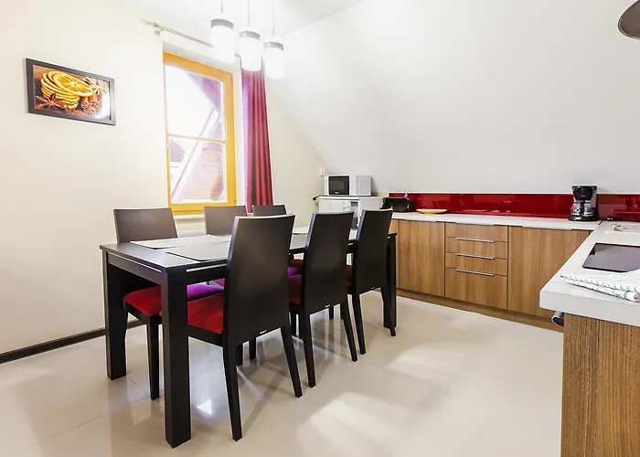 Komuny Paryskiej, Sun & Snow * Karpacz